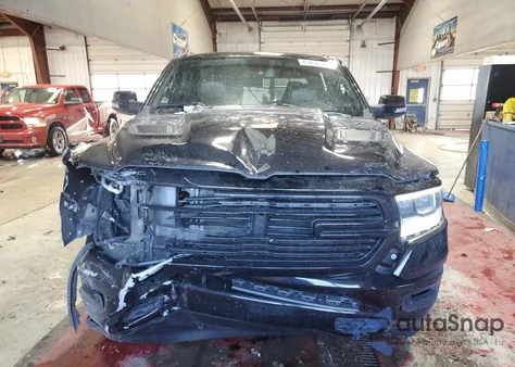 2019 Ram 1500 Laramie z USA, uszkodzony, nr VIN 1C6SRFJTXKN877022
